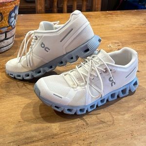 ON cloud Womens shoes size 8